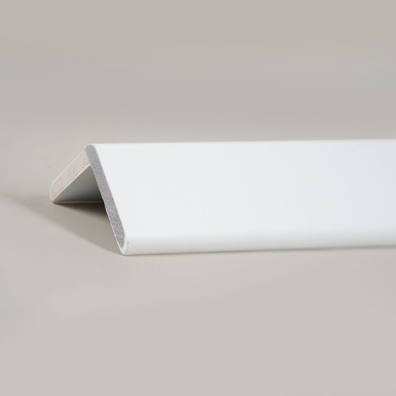 Pravoúhlý (90°) přechodový pás z masivního dřeva (základní nátěr + barva) – bílý 1 1/2' x 1 1/2' Pravoúhlý (90°) přechodový pás z masivního dřeva (základní nátěr + barva) – bílý 1 1/2' x 1 1/2'